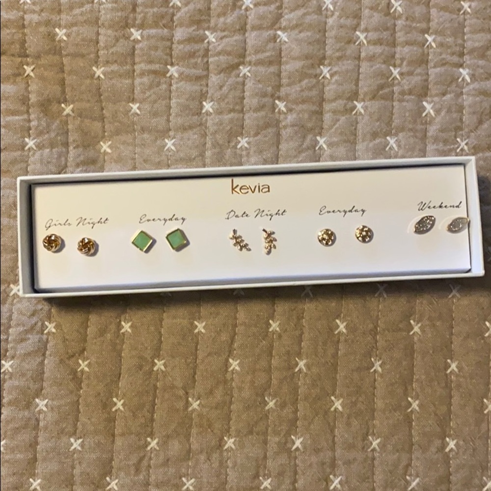 Kevia Earing set